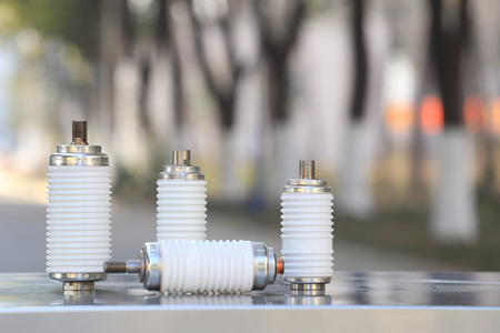 真空開關管接觸點選什么材質好？一般為銅合金！